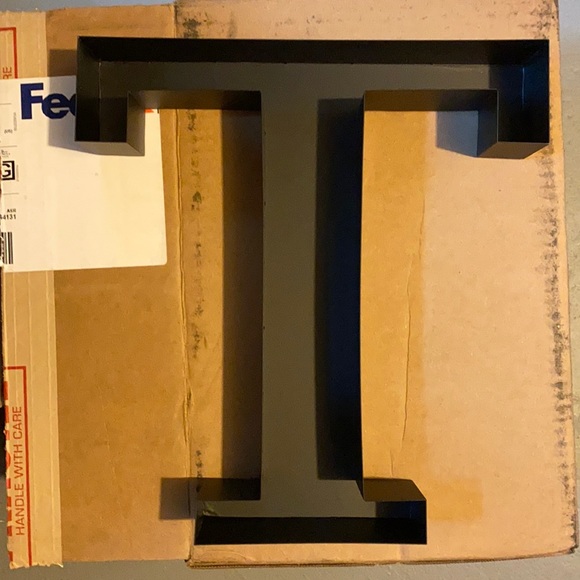 Metal wall hanging wine cork holder- lette… - Picture 1 of 1